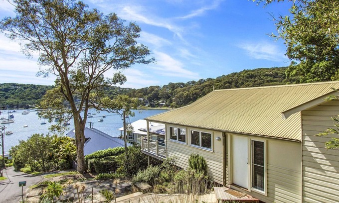 Hardys Bay House | Otella Cottage by HolidayCo.