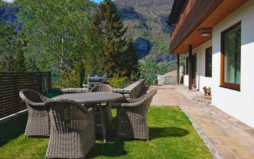Aurland Apartment | Otnes Fjordside