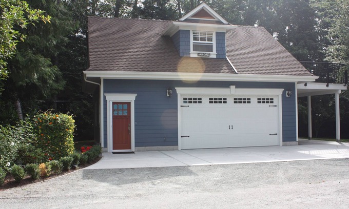 Langley Apartment | Otter Lane Country Carriage House - Group Bachelor Suite