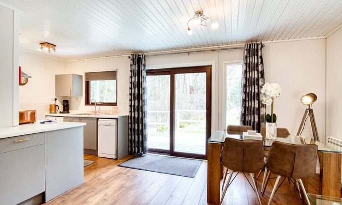 Crianlarich Cottage | Otter - sleeps 4 guests in 2 bedrooms