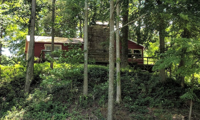 Freedom Cabin | Our creekside cabin is nestled deep in the country on a secluded lane.