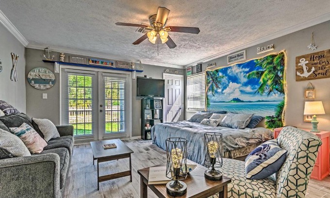 Fort Walton Beach Apartment | Our Happy Place Beach Studio - Walk to Shore!
