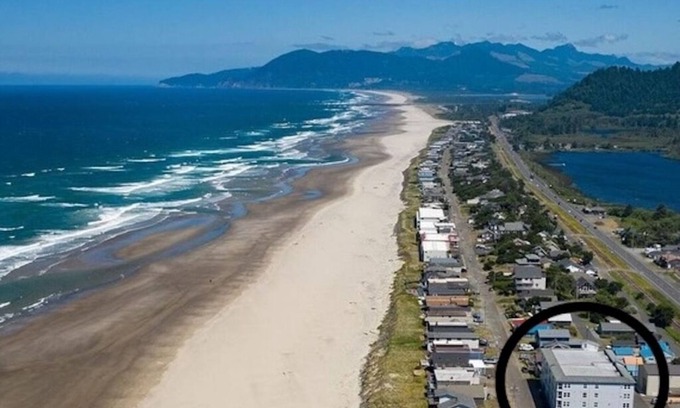Rockaway Beach Condo | Our Happy Place Steps from Rockaway Beach