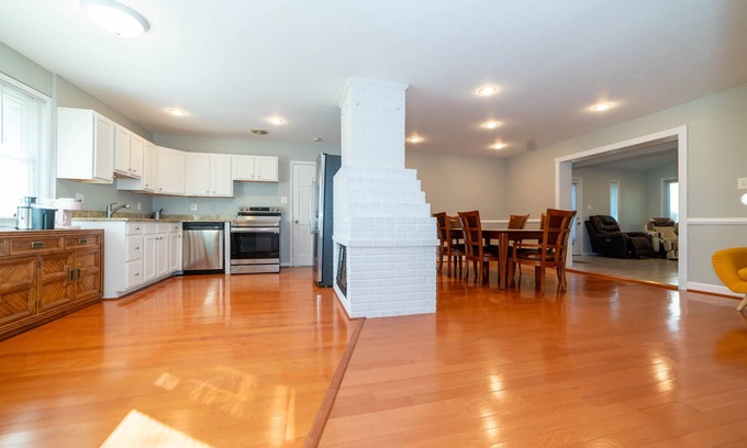 North Springfield House | Our house convenient location for both family or alone and peaceful relaxation