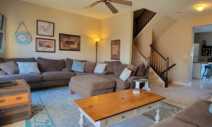 Frankford House | Our Napping House, 5 min from Bethany beach, Sleeps 10, Pool, Pickleball, wifi