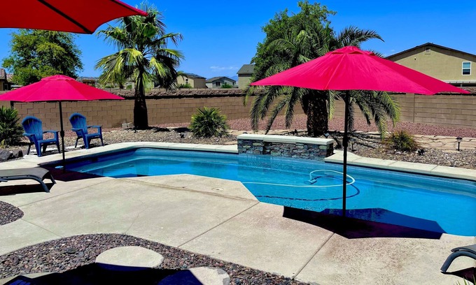 Bullhead City House | Our River Oasis Pool House 1 mile from Colorado River & Near Laughlin Casinos