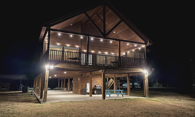 Yantis House | Our Stilt House at Lake Fork - 4BD & NEW Fire Pit!