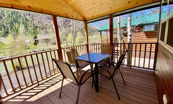 Ouray Hotel | Ouray Riverside Resort - Inn & Cabins