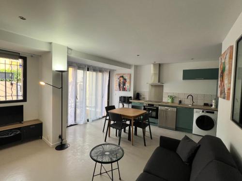 Valras-Plage Apartment | oustal caval marin B