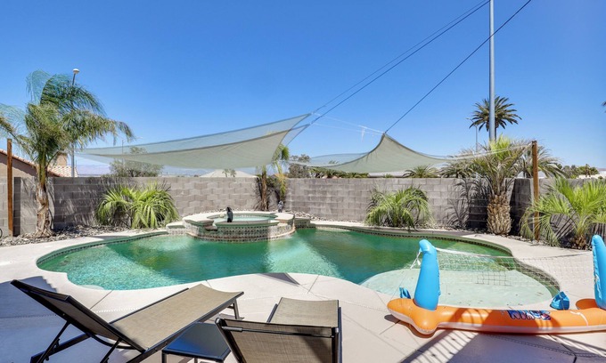Foothills House | Outdoor Entertaining Space: Family Henderson Home