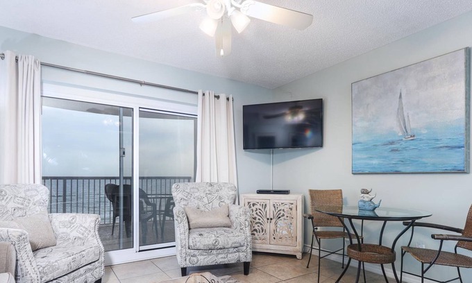 Gulf Shores Condo | Outdoor & Indoor Pool! | Gulf Front