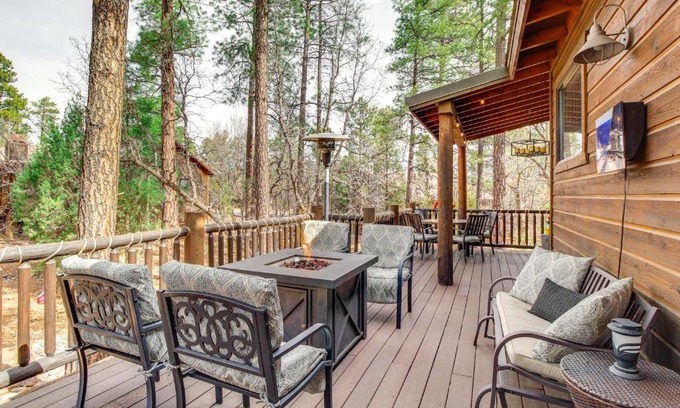 Torreon House | Outdoor Oasis Family-Friendly Cabin in Show Low!