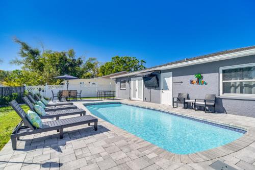 Pinellas Park House | Outdoor Oasis Modern Pinellas Park Getaway!