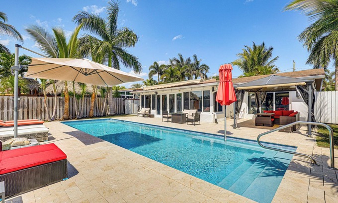 Nautilus Isle House | Outdoor Oasis w/Private Pool: Dania Beach Retreat