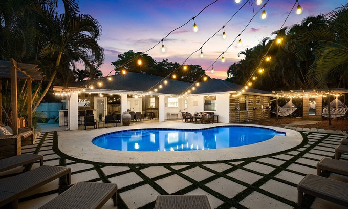 West Palm Beach House | Outdoor Paradise: HtdPool Hammocks GmRm MiniGolf