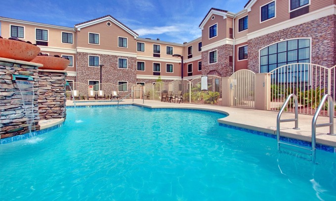 Tucson Condo | Outdoor Pool + Free Breakfast + Free Wi-Fi | Near Tucson Airport