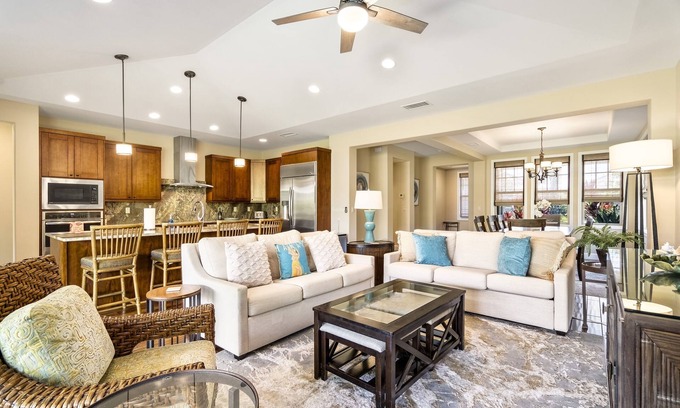 Keauhou House | 🏖️Outdoor Seating | Central AC & WIFI | Concierge Included!