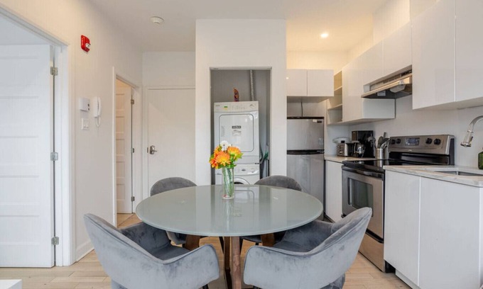 Gay Village Apartment | Outstanding 1BR |Downtown +steps to metro staion