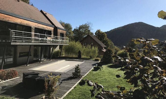 Husseren-Wesserling Ski Chalet | OUTSTANDING CONTEMPORARY CHALET IN A BRIGHT QUIET