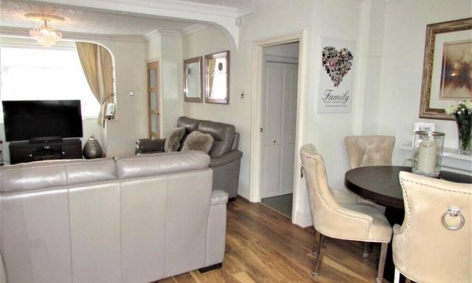 Oldham House | Outstanding House 3 bedrooms Manchestern