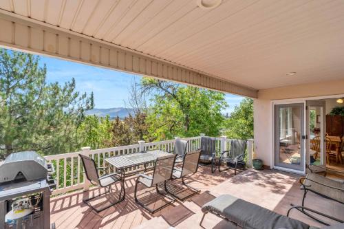 Riverton Apartment | Over The River