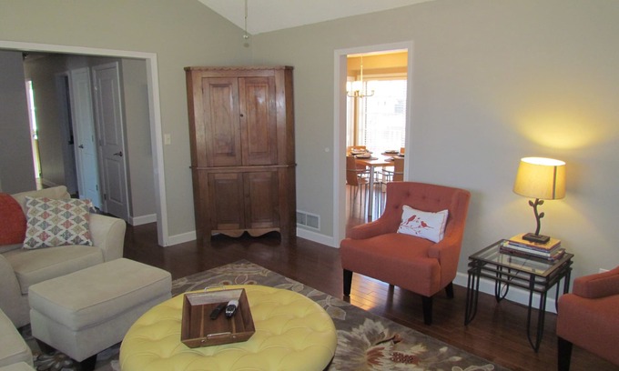 Overland Park House | Overland Park Home-3 bdrm/2 bath-Double Car Garage-video tour-3rd picture