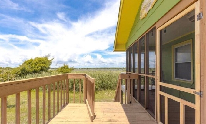 North Topsail Beach House | Overlook the Intracoastal and walk to the beach!