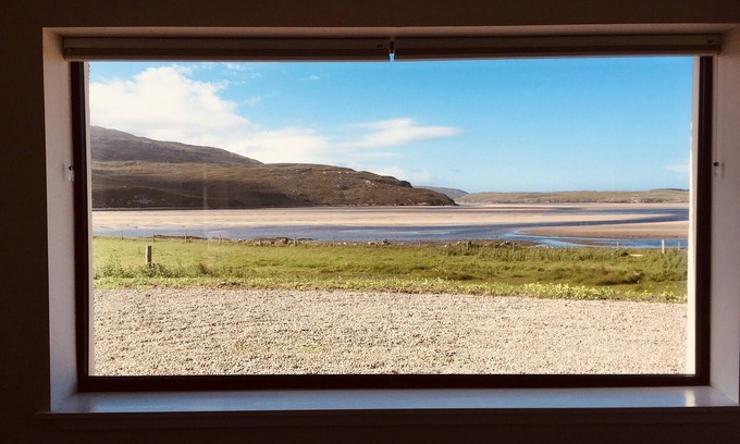 Durness Cottage | Overlooking the Kyle of Durness with an ever changing tideline. Pet friendly!