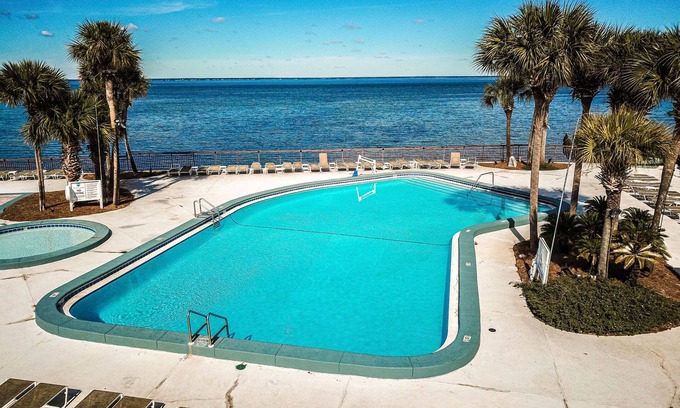 Sandestin Condo | Oversized 2BR Condo Near the Beach