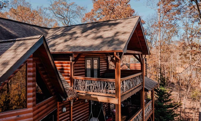 Blue Ridge House | Owls & Friends ~ Mountain Haven on Toccoa Rivern