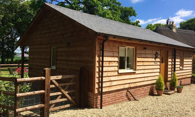 Farley Cottage | Owls Lodge - a peaceful retreat for two