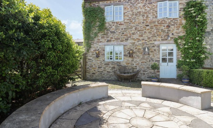 Gorran Cottage | OWLS ROOST, pet friendly, with a garden in Gorran Haven