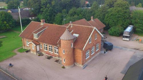 Kristianstad Apartment | Own apartment in village school from 1886 with private entrance