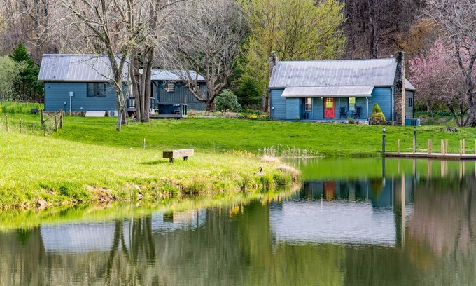 Weaverville House | Oxbow Farms, a charming and private farmhouse near Asheville NC