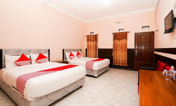 Ngadisari Hotel | OYO 1048 Rahayu Bromo Hotel