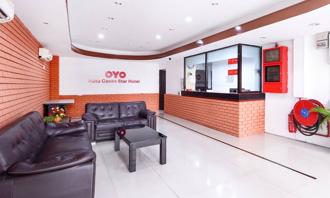 Medan Batu Caves Hotel | OYO 1055 Batu Caves Star Hotel