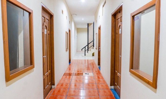 Bandung Hotel | OYO 1340 Wisma Alamanda