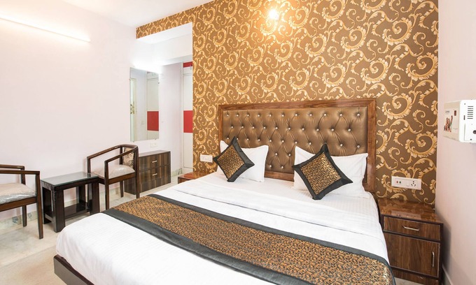 Pitampura Hotel | OYO 14728 Manan Residency