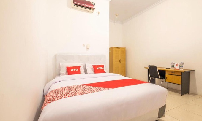 Cirebon Hotel | OYO 2121 Pondok Nazwa Syariah