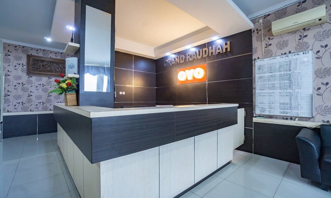 Kebon Kacang Hotel | OYO 2357 Syariah Grand Raudhah