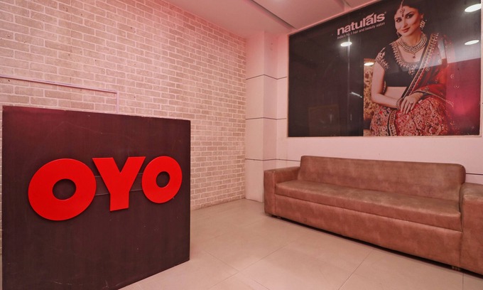 Sector 62 Hotel | OYO 26782 Mehak Palace