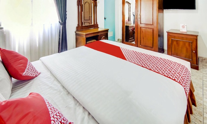 Jakarta Hotel | OYO 3133 Wisma Yampi Syari'ah
