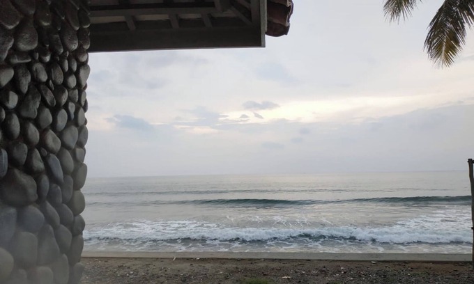 Sukabumi Hotel | OYO 3303 Penginapan Putri Asih Sawarna