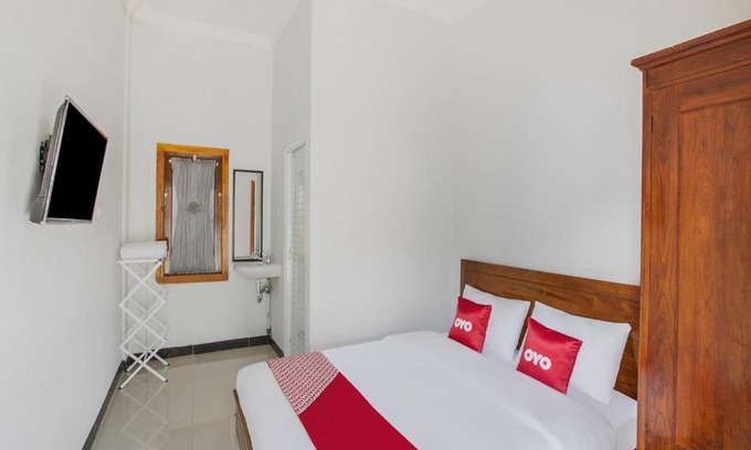 Cilacap Hotel | OYO 3480 Azqia Syariah