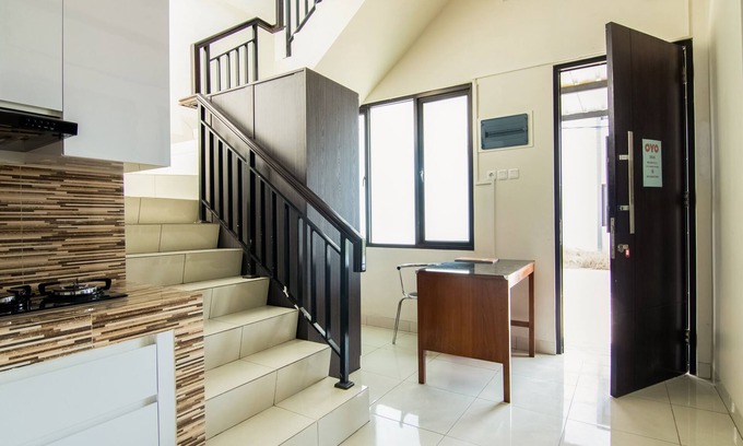 Karawang Hotel | OYO 3826 Columbus Residence K11