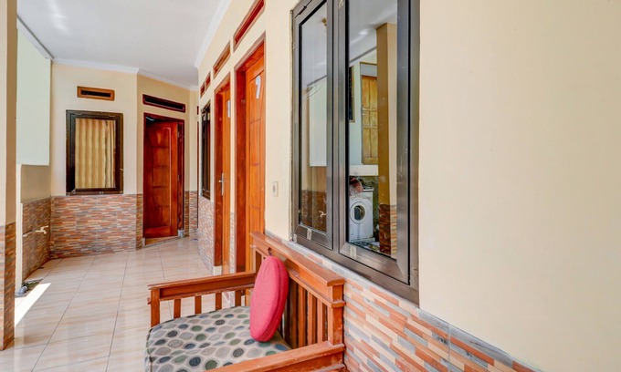 Ciater Hotel | OYO 3879 Villa Sari Intan