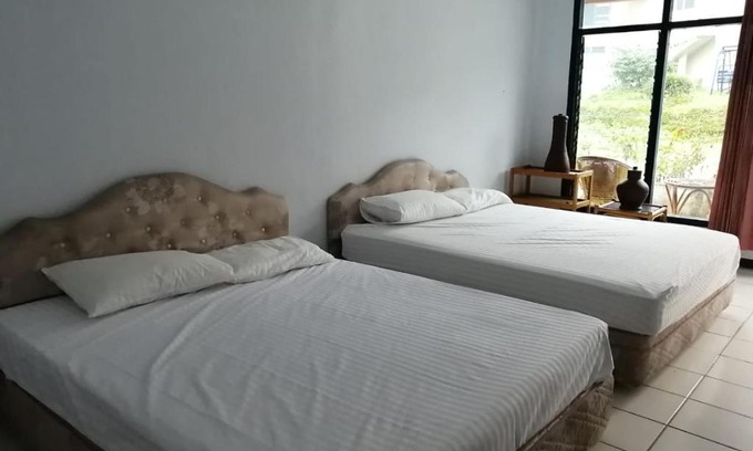 Cipanas Hotel | OYO 3890 Wisma Sarongge Syariah
