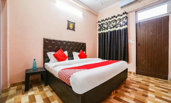 Clement Town Hotel | OYO 40733 Dolphin Guest House