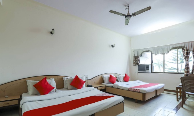 Pardi Hotel | OYO 62100 Hotel Hill Top