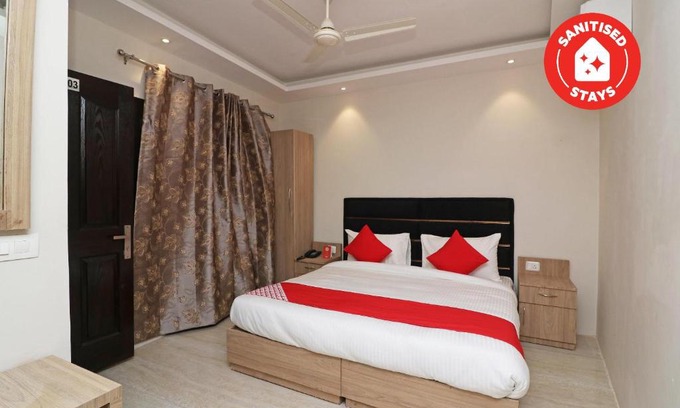 Jayadev Vihar Hotel | OYO 73169 Maharaja Guest House